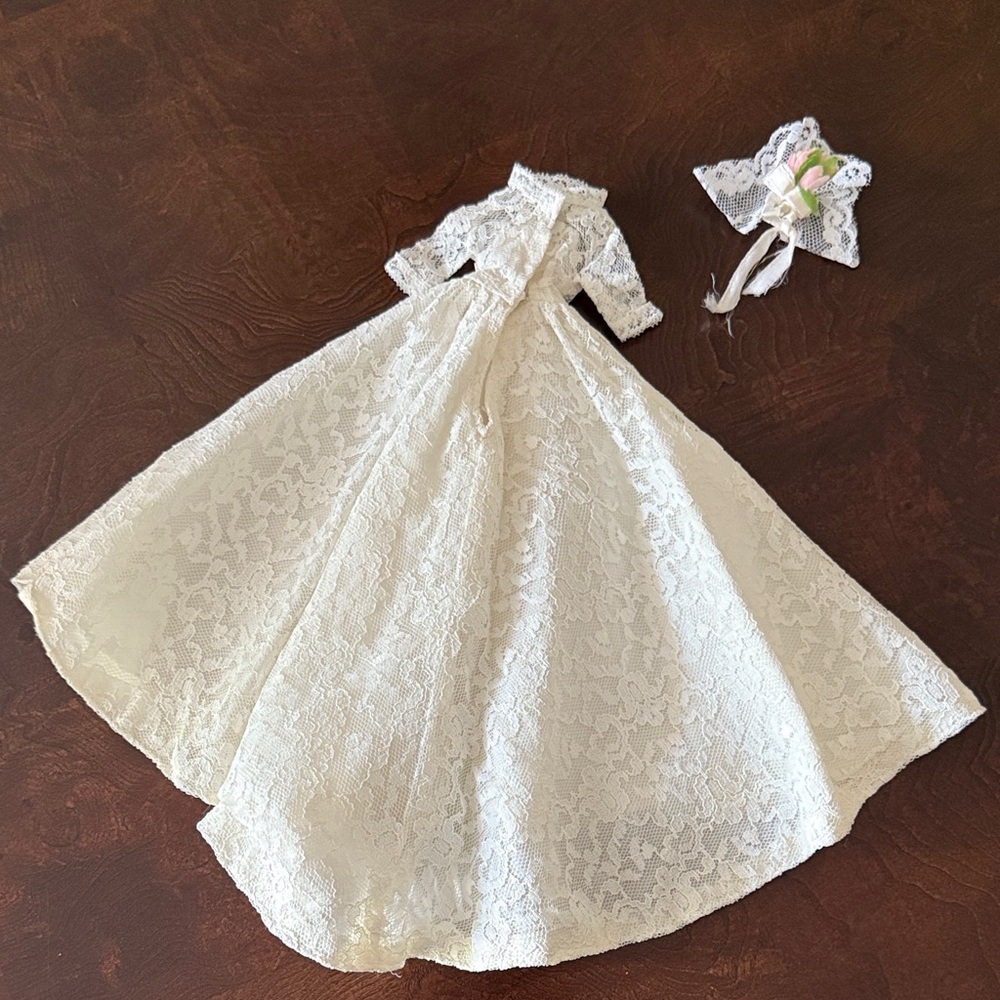 Vintage Handmade for Barbie Elegant White Wedding Dress with bouquet - Picture 4 of 4